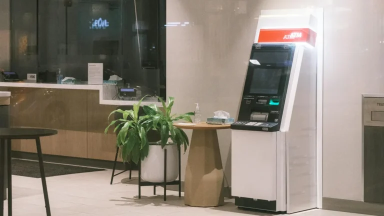 The Quiet Return of Bank Branches: What the Data Suggests