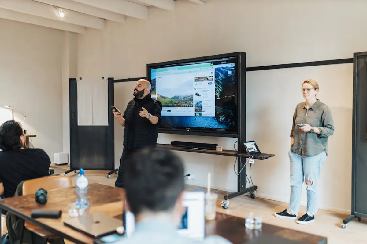 What Businesses Can Learn From Ecommerce History